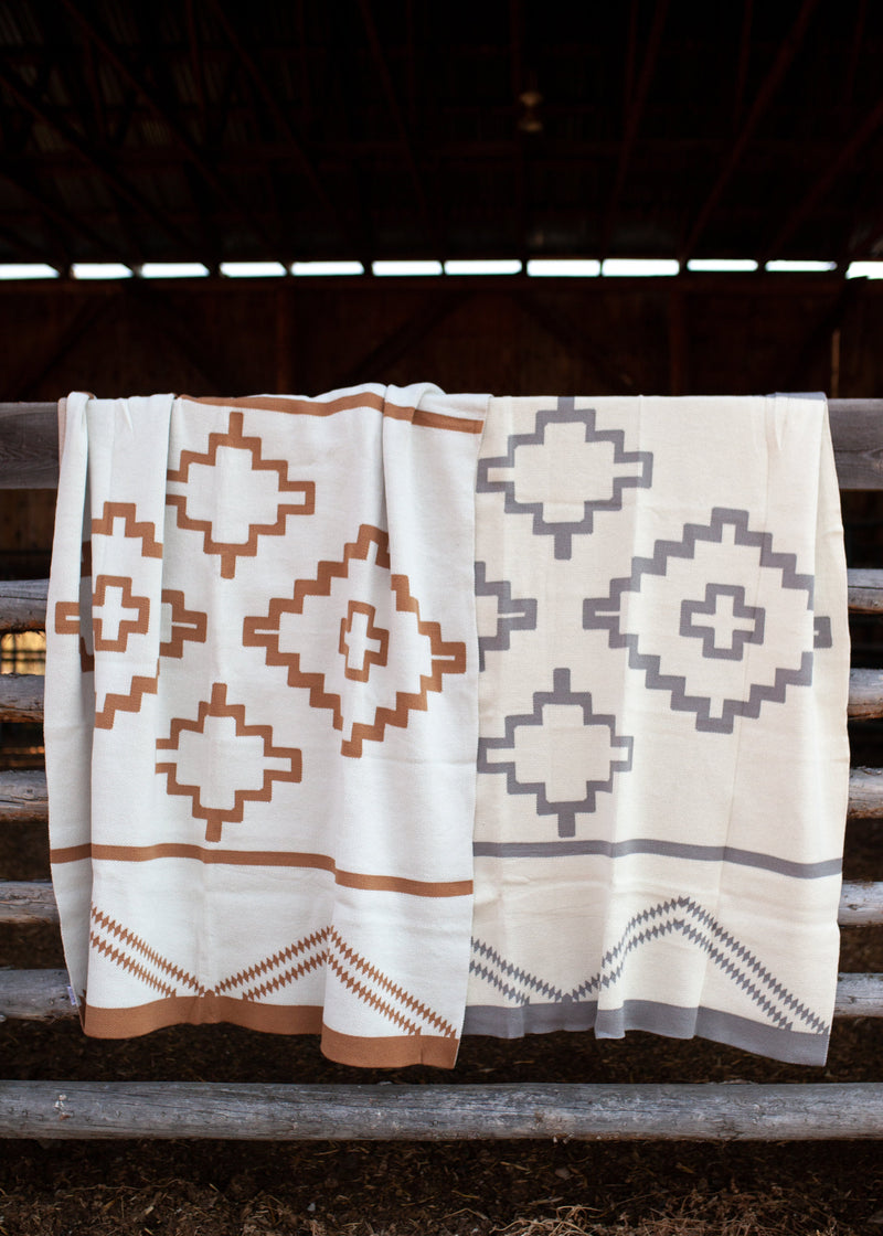 Western Grande Blanket {Gray}